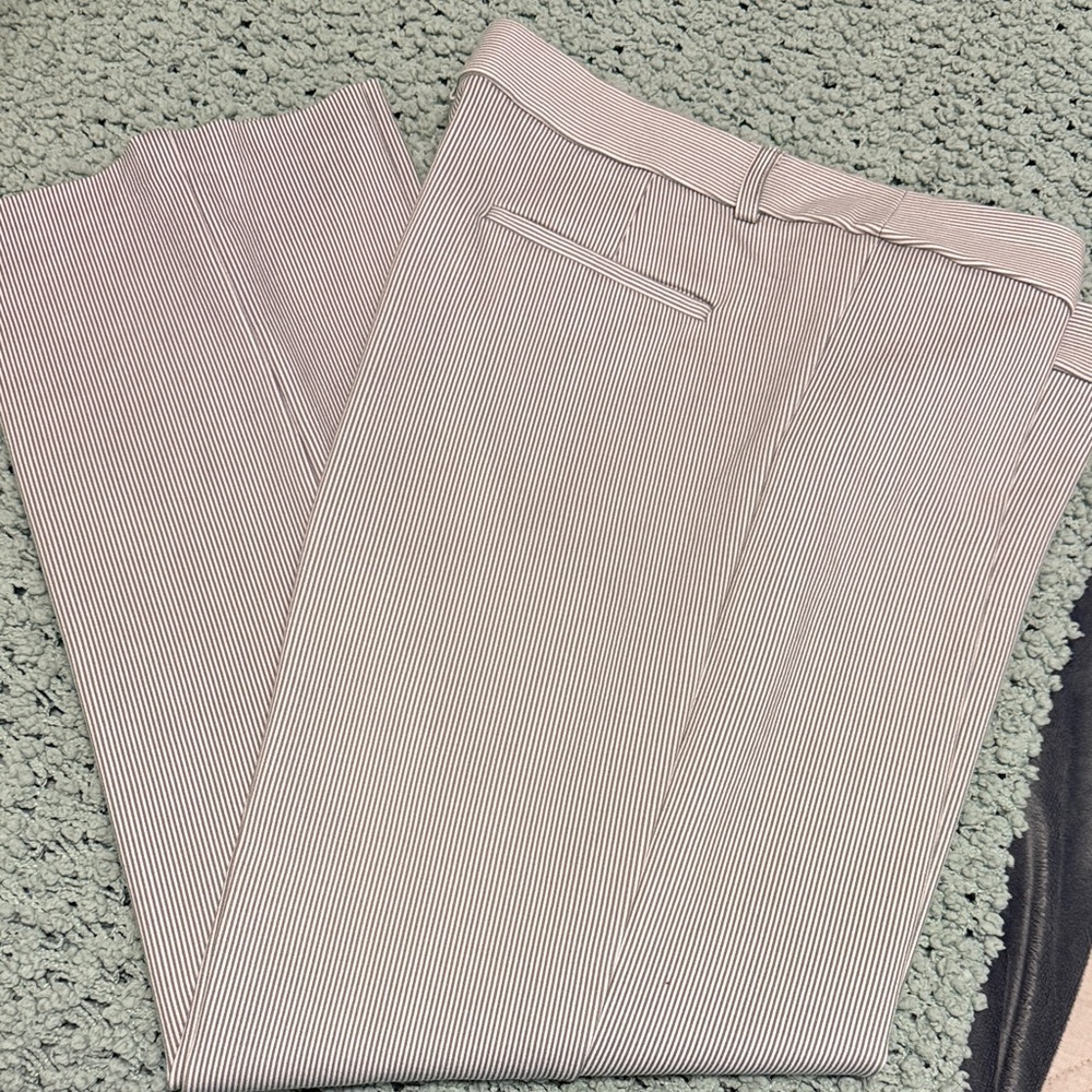 Amanda & Chelsea Women's Pinstripe Cropped Pants - Gray and White